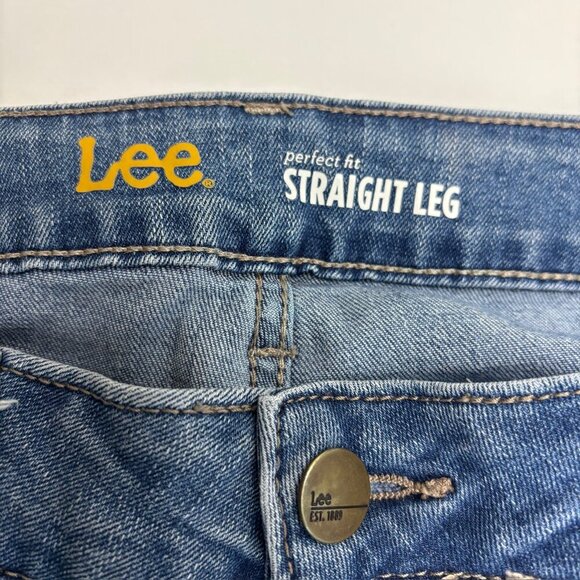 Lee Perfect Fit Straight Leg Women's size 14P Medium Wash Blue Denim Jeans - Picture 2 of 4